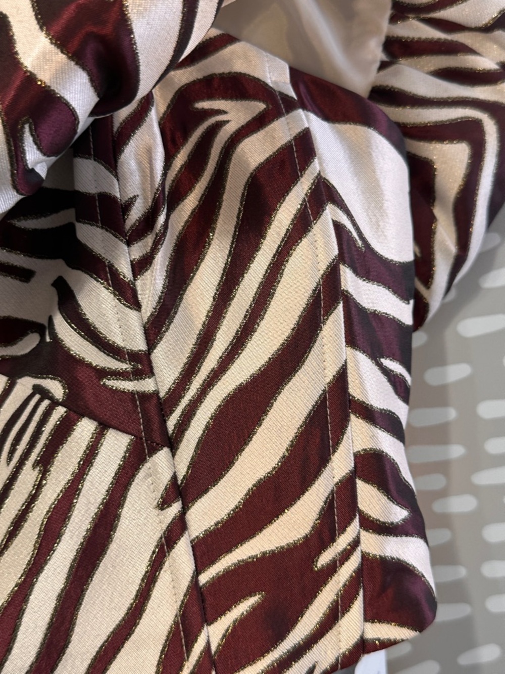 ASOS LUXE Jacquard print Cream and Brown Zebra print top size 14 NWT - Picture 5 of 8